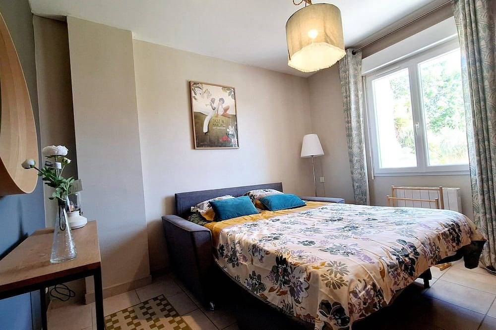 Apartamento entero, Remi's apartment – garden and jacuzzi in Aigues-Vives, Region de Nimes