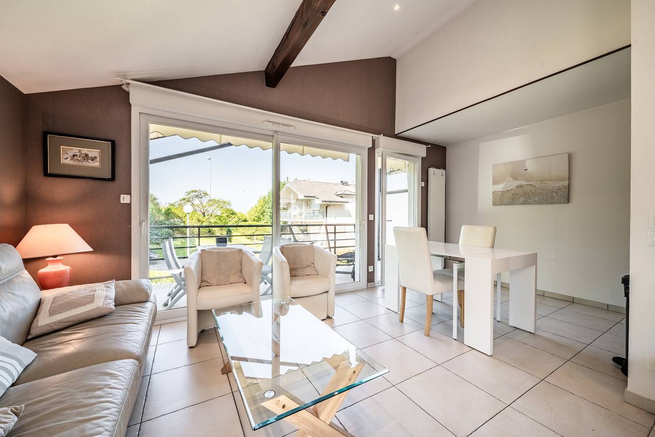 Apartamento entero, Apartamento «De Charme Évian» con vistas al lago, balcón y Wi-Fi in Évian-les-Bains, Thonon-les-Bains region