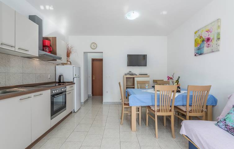 Ferienwohnung für 4 Personen, mit Balkon/Terrasse in Funtana - 2