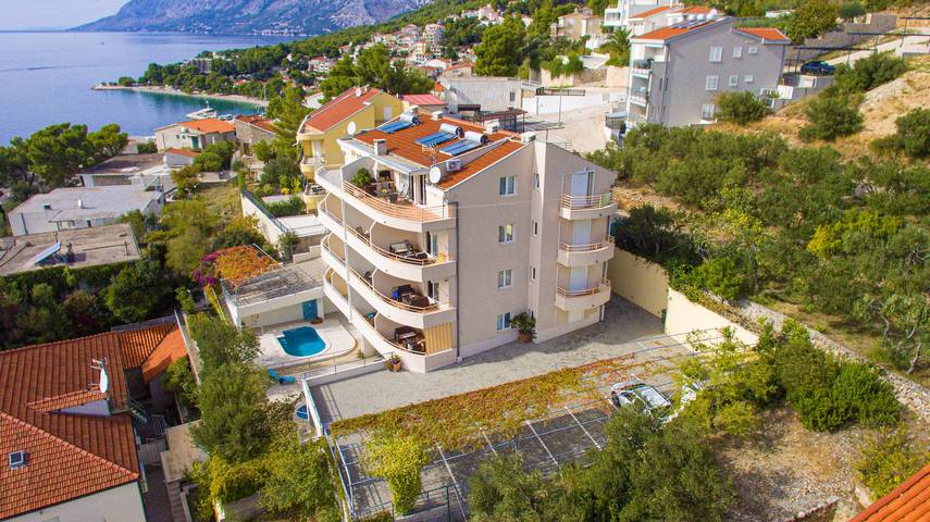 Ferienwohnung für 4 Personen, mit Balkon/Terrasse und Pool in Brela - 2