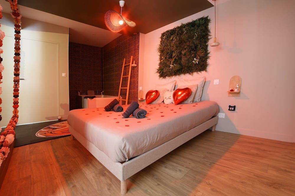 Appartement entier, Amour & Bulles • Love Room Premium • Balnéo • Sofa Tantra • Clim • Valence in Bourg-lès-Valence, Région de Valence