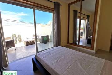 Villa for 9 People in Portimão, Faro District, Photo 2