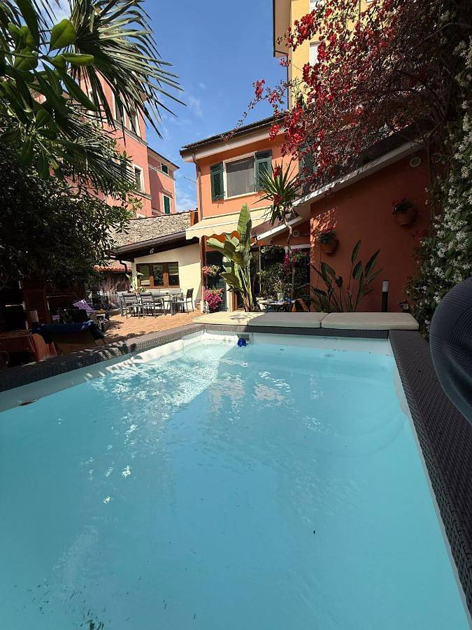 Ferienwohnung für 6 Personen, mit Whirlpool und Garten - 1