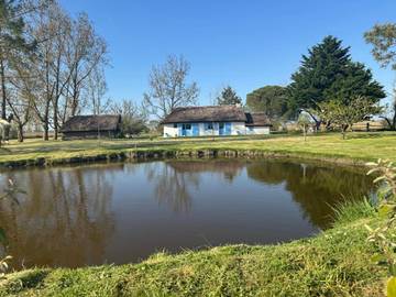 Gîte pour 4 personnes, avec vue ainsi que piscine et jardin, animaux acceptés à Le Perrier