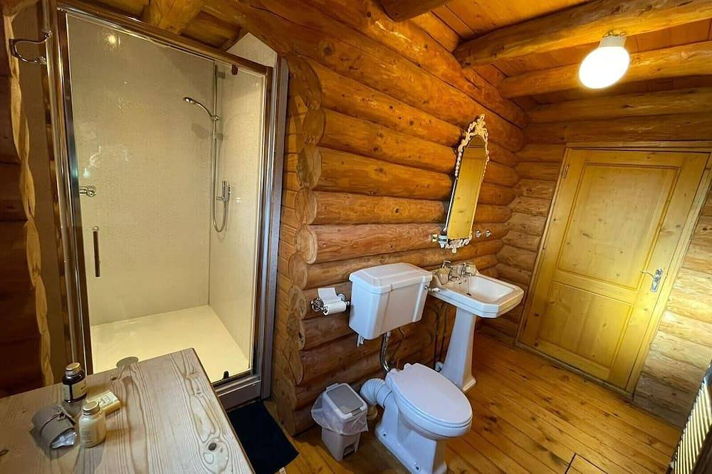 Woodpecker two storey log cabin with a pizza oven,bbq,hot tub, pool table, fishing peg@tattershall in Tattershall, Lincolnshire