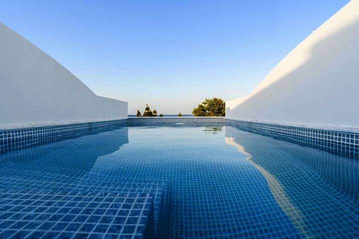 Location de vacances pour 2 personnes, avec vue ainsi que jardin et piscine à Faliráki - 3