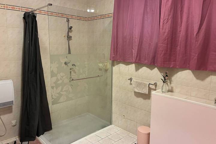 Location de vacances pour 2 personnes à Bron - 4