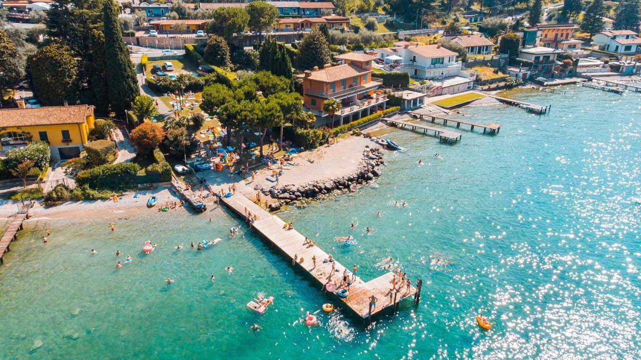 Villaggio Turistico Internazionale Camping Eden in San Felice del Benaco, Gardasee-Berge