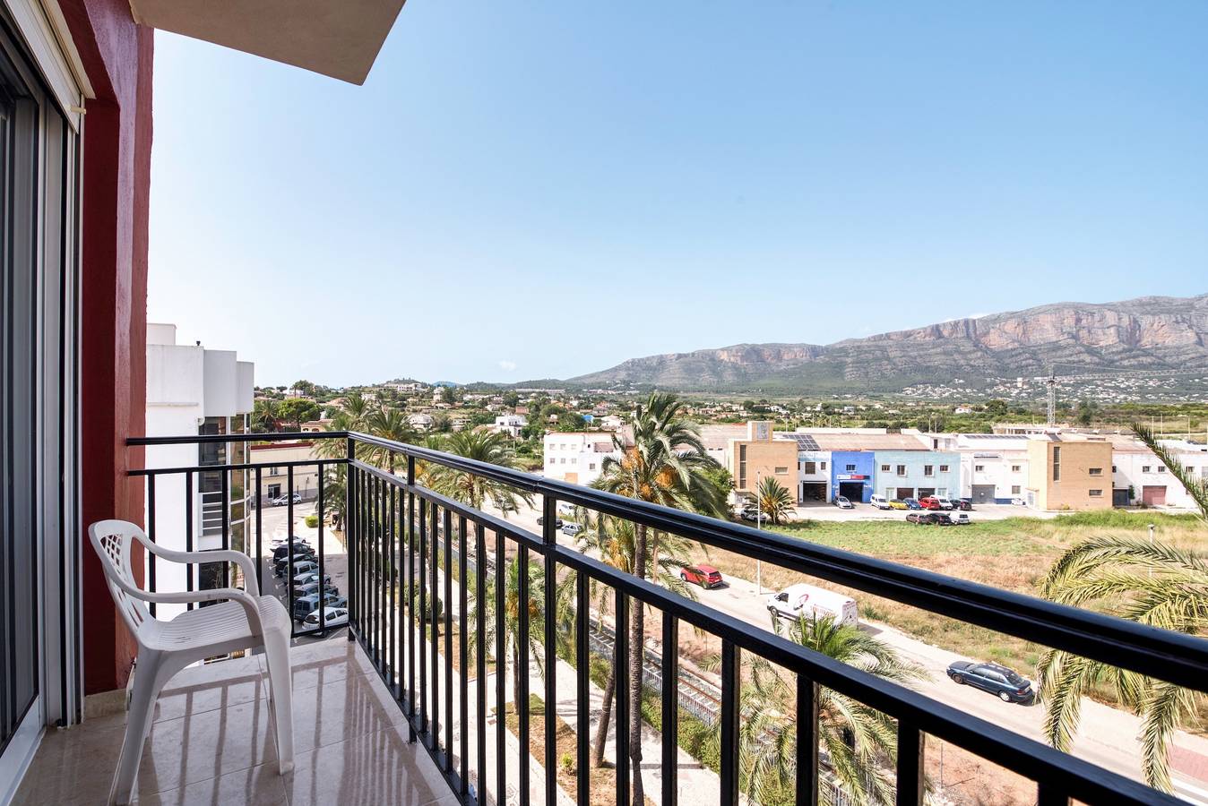 Appartement entier, Appartement 'Gata De Gorgos' avec vue sur les montagnes, balcon et Wi-Fi in Gata de Gorgos, Costa Blanca