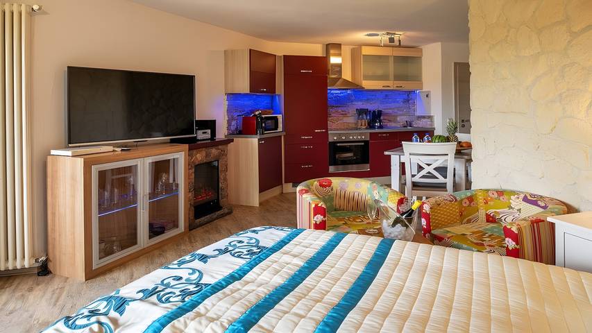 Ferienwohnung für 2 Personen, mit Whirlpool und Garten sowie Sauna und Seeblick in Eifel (Rheinland-Pfalz) - 2