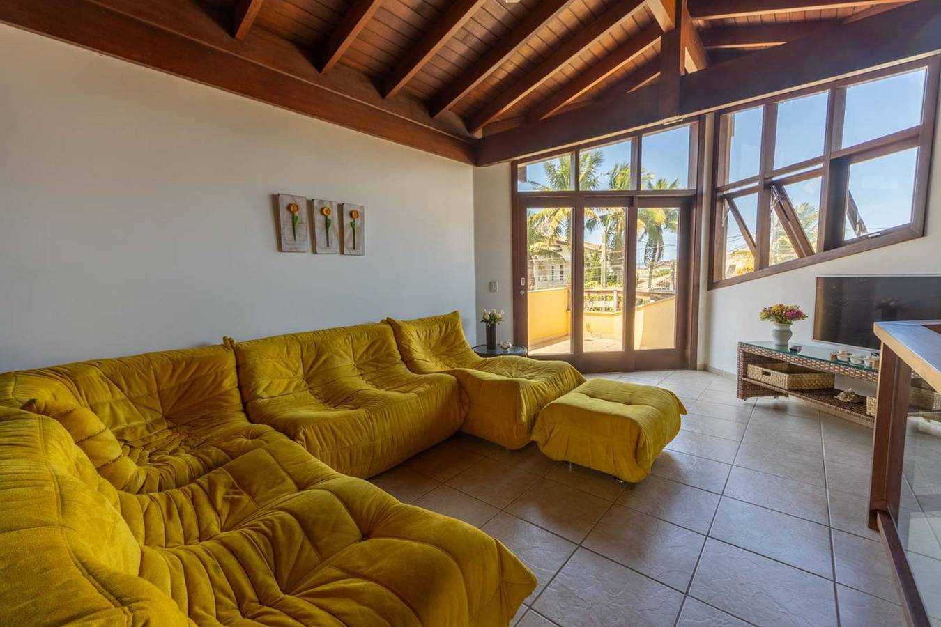 Casa com Área Gourmet e Quintal a 200 m da Praia in Itanhaém, Baixada Santista