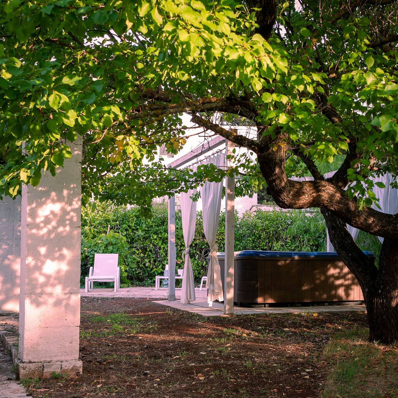 Maison parmi les vergers avec jacuzzi à Cisternino in Cisternino, Salento