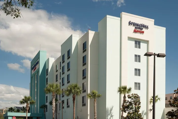 Hotel para 3 personas, con piscina - 1