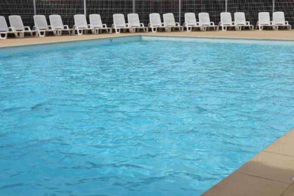 For long or short stays, within gated complex,holiday& spa. in Gallargues-le-Montueux, Region de Nimes