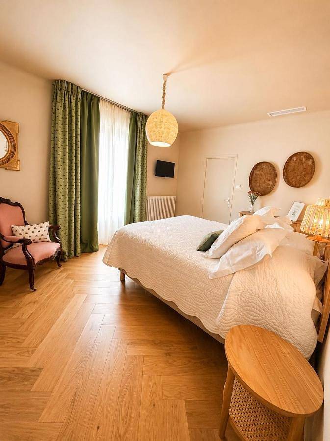 Hôtel pour 2 personnes, avec piscine et jardin, animaux acceptés à Quinson - 4