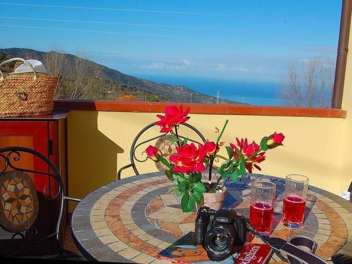 Maison de vacances pour 2 personnes, avec Terrasse et Vue sur le lac à Tusa