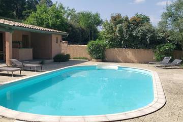Gîte pour 12 personnes, avec jardin et balcon à Saint-Paul-le-Jeune