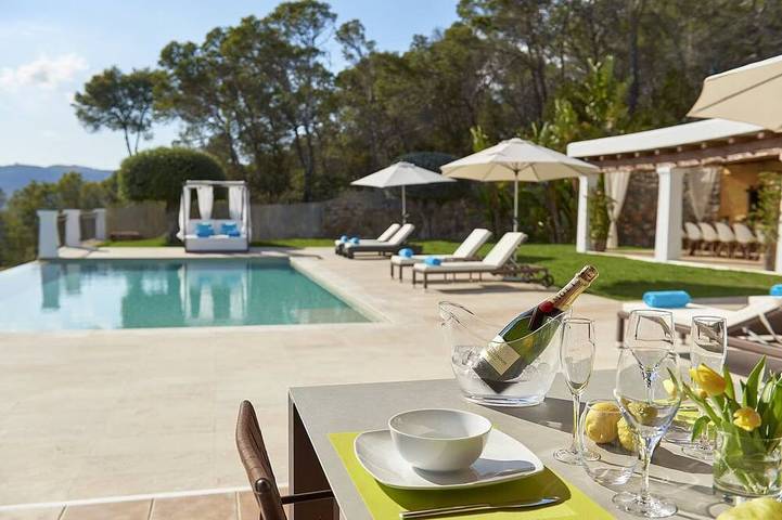 Chalet para 10 personas, con balcón además de sauna y jardín en Sant Carles de Peralta