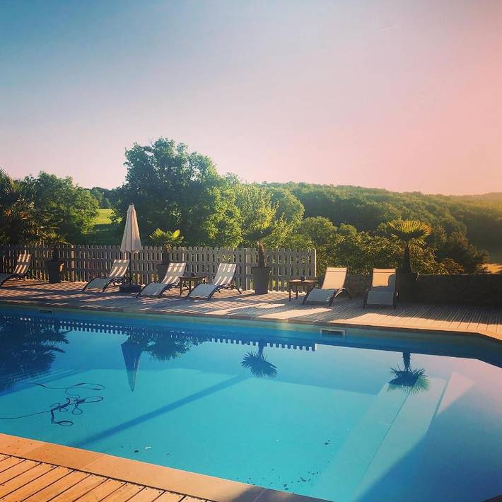 Location de vacances pour 6 personnes, avec piscine et sauna ainsi que jardin et vue, animaux acceptés à Saint-Martial-de-Valette - 2