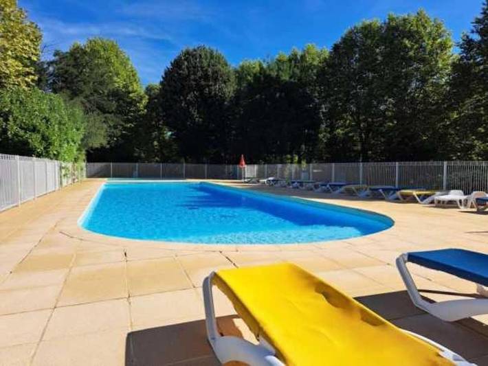 Camping para 4 personas, con piscina para niños además de piscina y terraza - 1