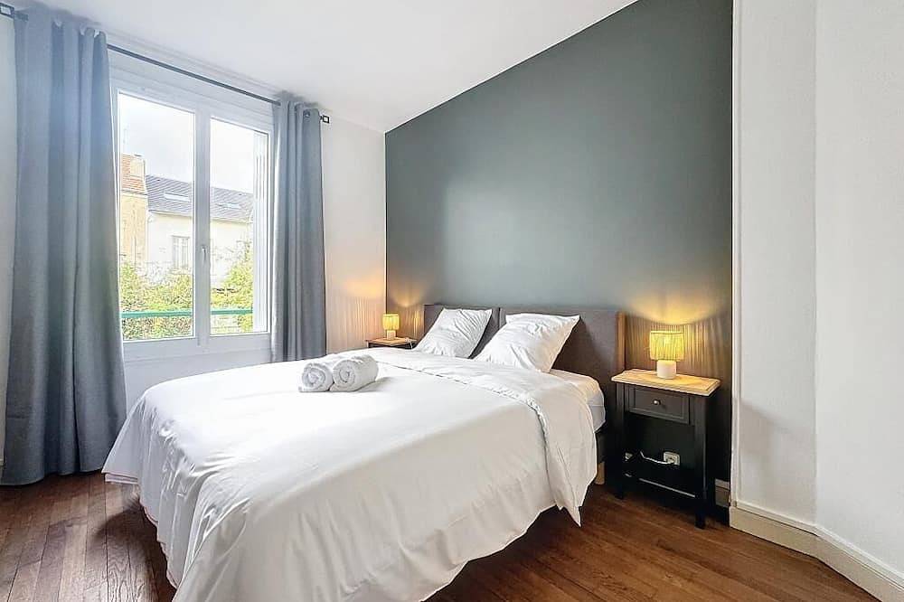 Entire apartment, Le 2-F2 historic center in Montluçon, Montluçon region