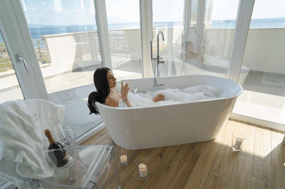 Sunshine - Lilibeth Luxury Suites Salerno in Salerno, Tyrrhenian Coast Campania