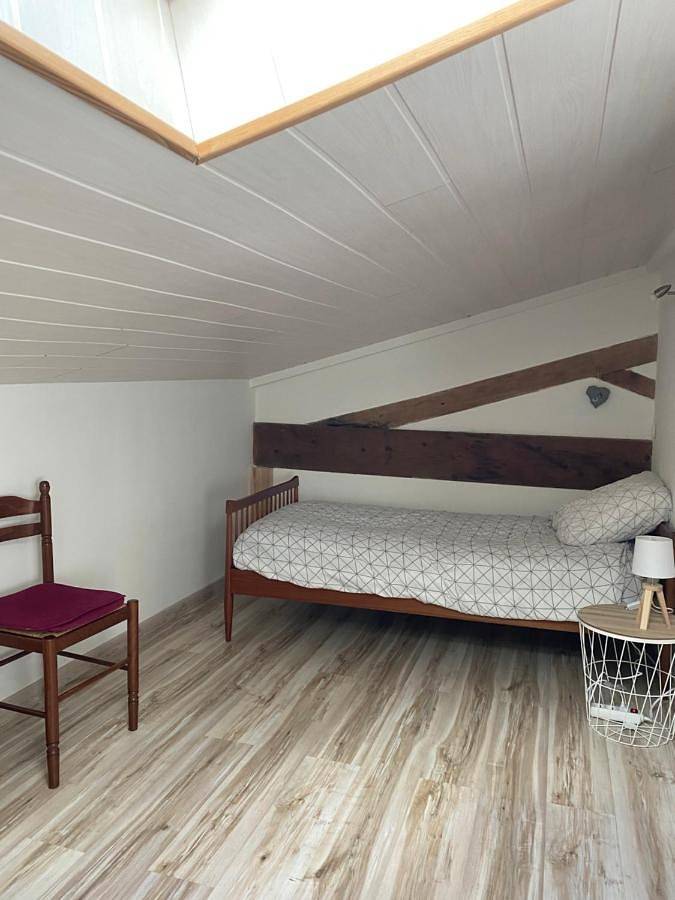 Location de vacances pour 6 personnes, avec jardin et piscine à Gensac-la-Pallue - 3