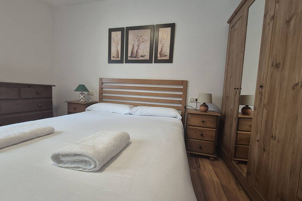 Entire apartment, 25A06 Centrico Playa 4 dormitorios Luanco in Luanco, Gozón