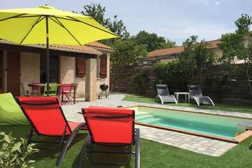 Location de vacances pour 6 personnes, avec terrasse et jardin, animaux acceptés à Saint-Maime