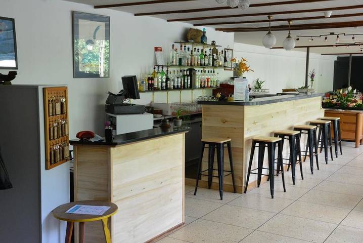 Hôtel pour 2 personnes, avec Balcon et Terrasse ainsi que Jardin et Vue à Brusque - 4