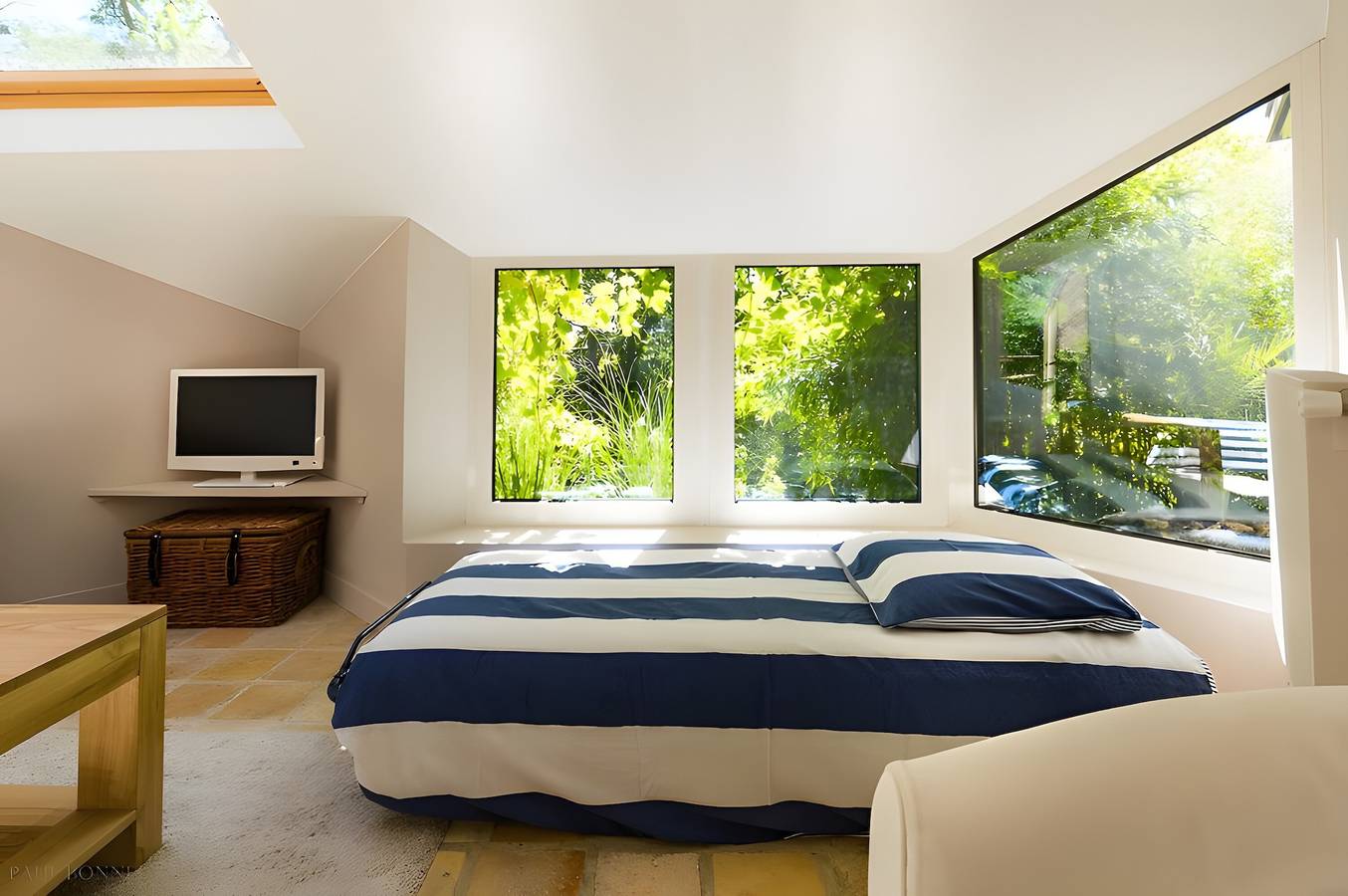 Ganze Wohnung, Appartement „Maison Des Bois“ mit privater Terrasse, Garten und Wlan in Bièvres, Essonne