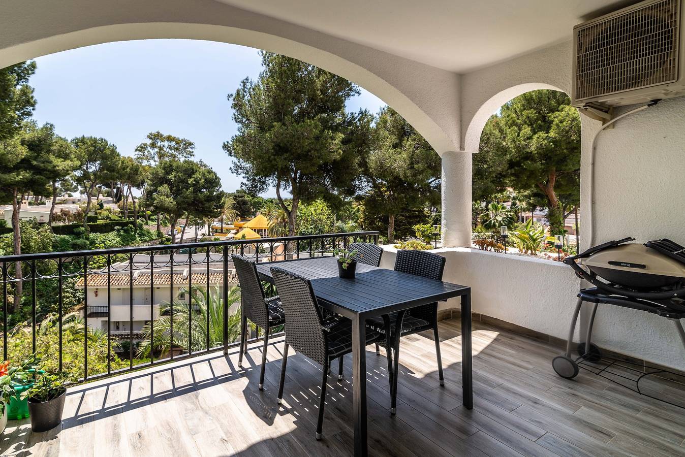 Ganze Wohnung, Schöne Ferienwohnung in Miraflores mit Meerblick, Gemeinschaftspool und Wlan in La Cala de Mijas, Mijas