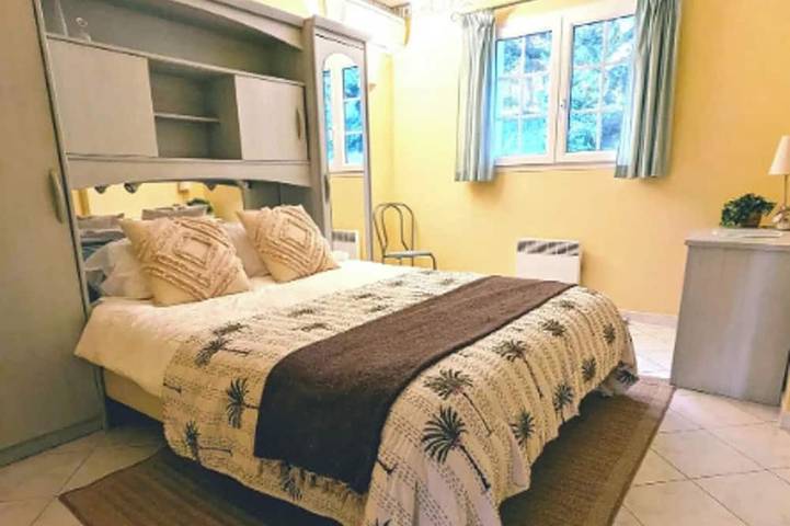 Location de vacances pour 10 personnes, avec jardin ainsi que piscine et balcon à Montouliers - 3