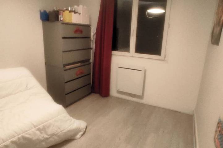 Ganze Wohnung, Room on the ski route, close to the town center, in a quiet location in Bourgoin-Jallieu, La Tour-du-Pin und Umgebung