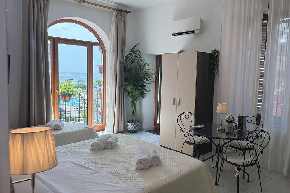 La Maison Rose - Gaetano Capone in Maiori, Amalfi Coast