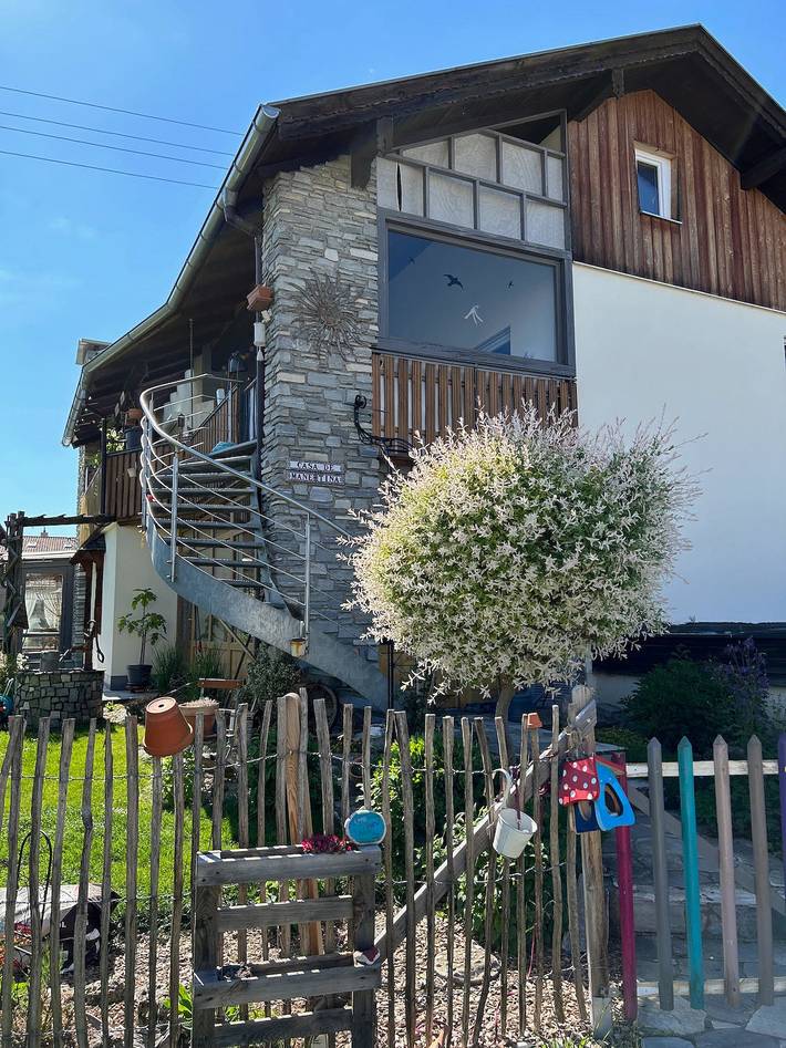 Ferienwohnung für 10 Personen, mit Balkon und Terrasse sowie Garten in Traunreut