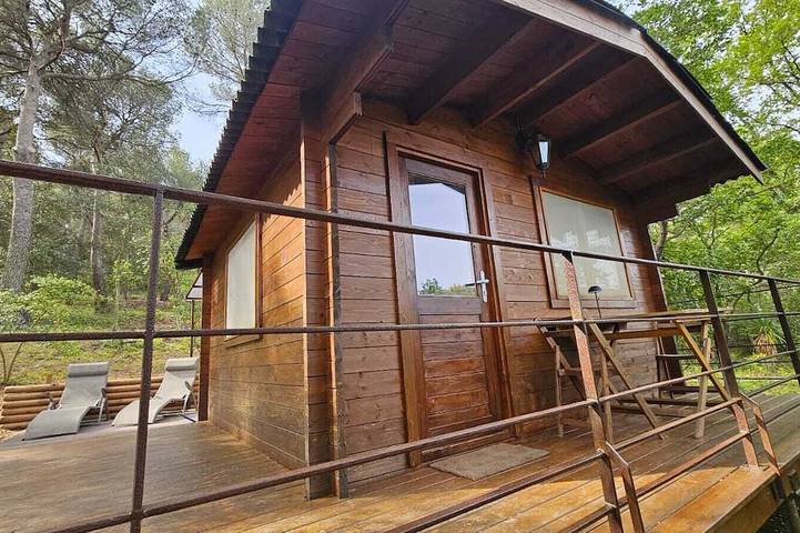 Chalet in the woods in Meyreuil, Costa mediterránea (Francia)