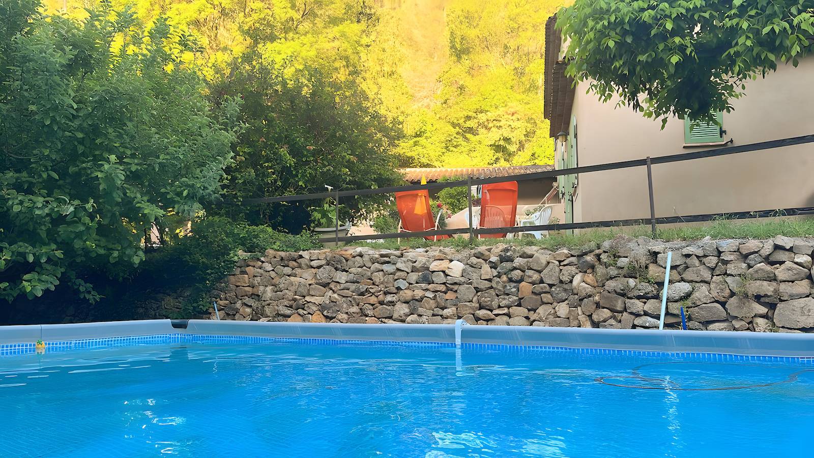 'Le Bastidon des Oliviers' con piscina compartida, Wi-Fi y aire acondicionado in Belgentier, Region de Toulon