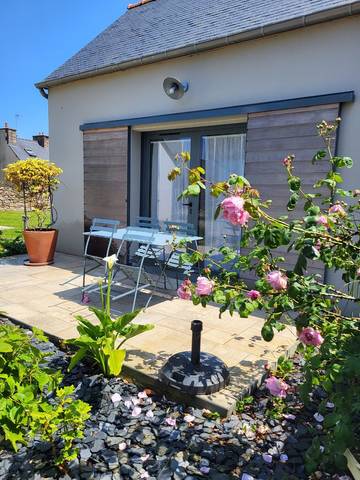Gîte pour 2 personnes, avec jardin et terrasse, animaux acceptés en Bretagne