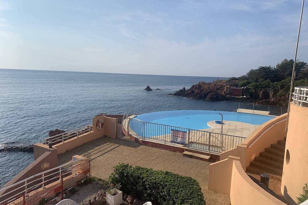 Entire apartment, Nice place with sea and swimming pool in Le Trayas, Massif de l'Esterel