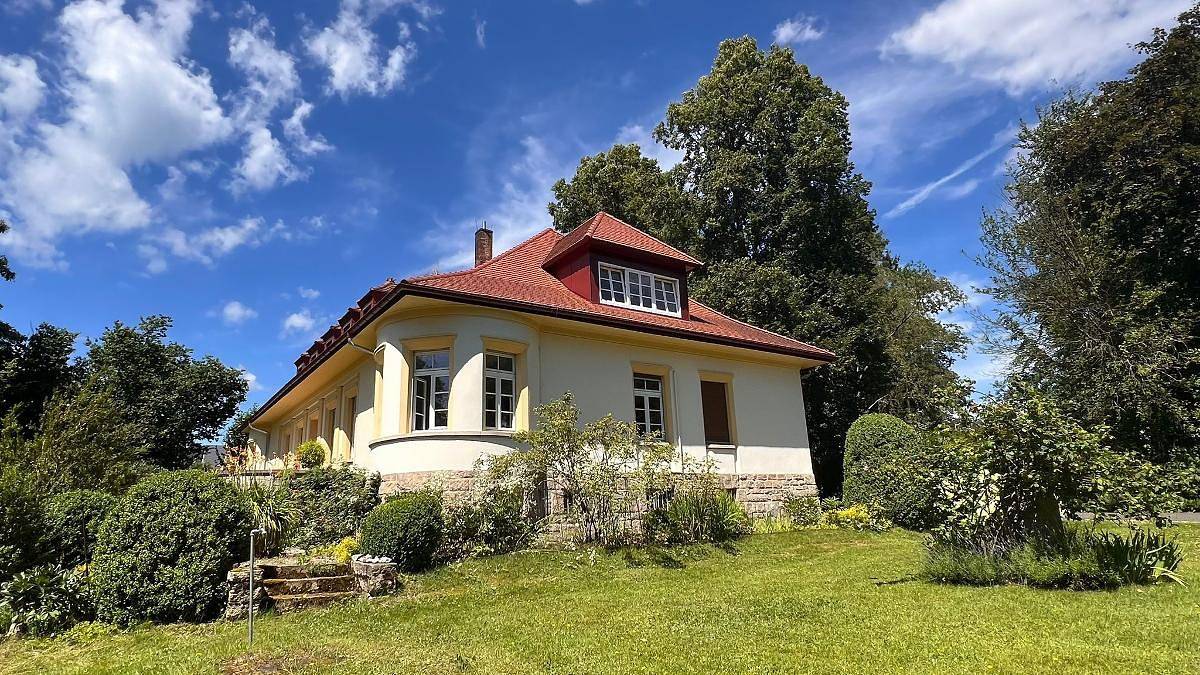 Villa Bergmann - Gemütliche Ferienwohnung in einer Villa mit Garten in Münchberg, Landkreis Hof