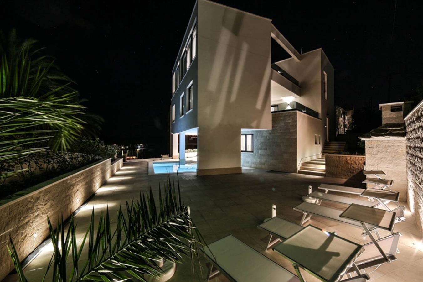 Villa für 14 Personen mit Garten in Trogir, Ciovo