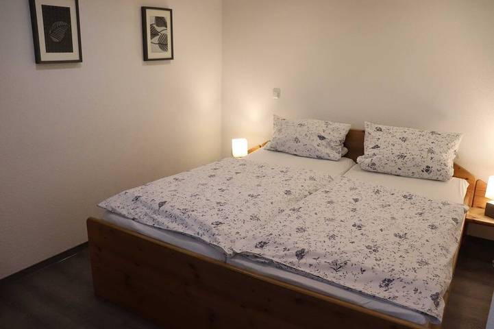 Blockhütte für 12 Personen, mit Garten und Balkon in Vöhl - 2