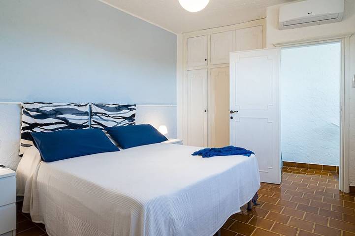 Apartamento entero, Rotonda Cottage 34 - 4 huéspedes, piscina, aire acondicionado in Baja Sardinia, Arzachena