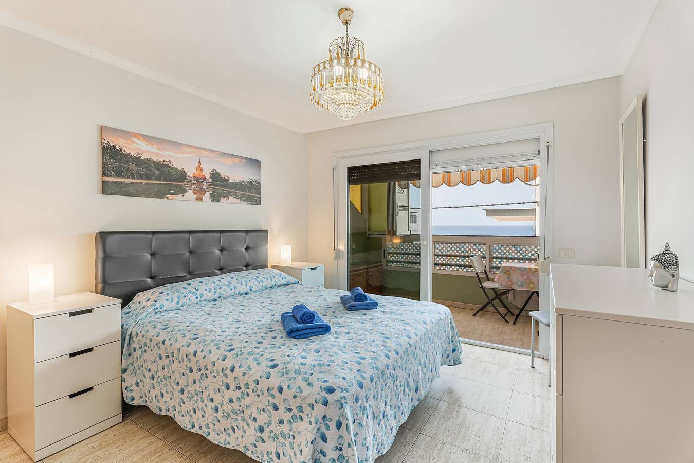 Apartamento entero, Apartamento Vacacional 'Ceyla 214' con Vista al Mar, Terraza Privada y Wi-Fi in Playa de las Américas, Arona 