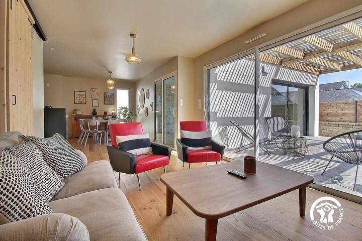 Gîte pour 8 personnes, avec Terrasse et Jardin ainsi que Piscine et Vue à Belz - 4