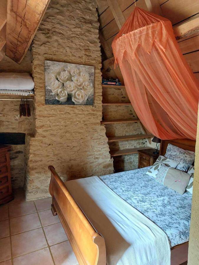 Location de vacances pour 2 personnes, avec jardin ainsi que vue et piscine, animaux acceptés à Proissans - 4