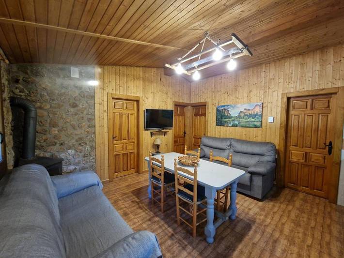 Casa rural para 7 personas, con jardín además de piscina y vistas, Se admiten mascotas en Sierras del Segura - 2