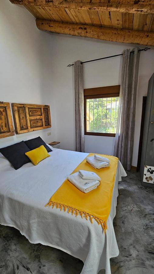 Casa rural para 5 personas, con jardín además de piscina y vistas, Se admiten mascotas en Sierra de Segura - 4