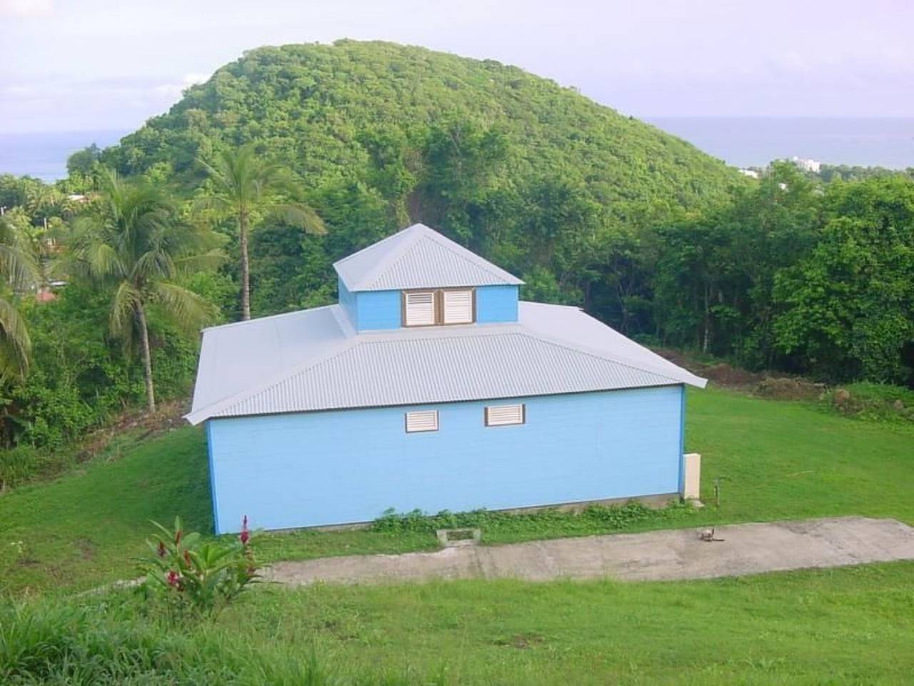 Holzbungalow, 3 Schlafzimmer, Meerblick, privater Jacuzzi in Deshaies, Guadeloupe